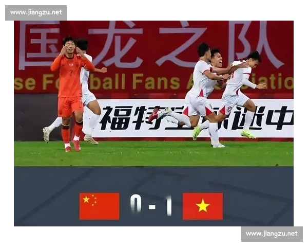 国足世预赛关键战临近 主帅战术调整引发球迷热议